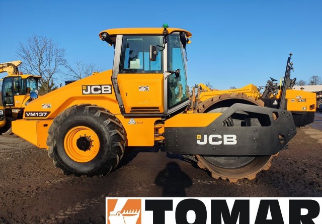 jcb