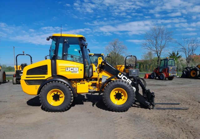 jcb