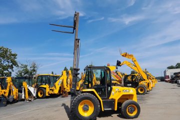 2020R Wózek widłowy widlak terenowy 4x4 ładowarka klimatyzacja