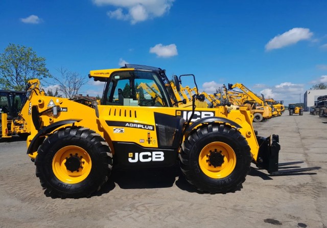jcb